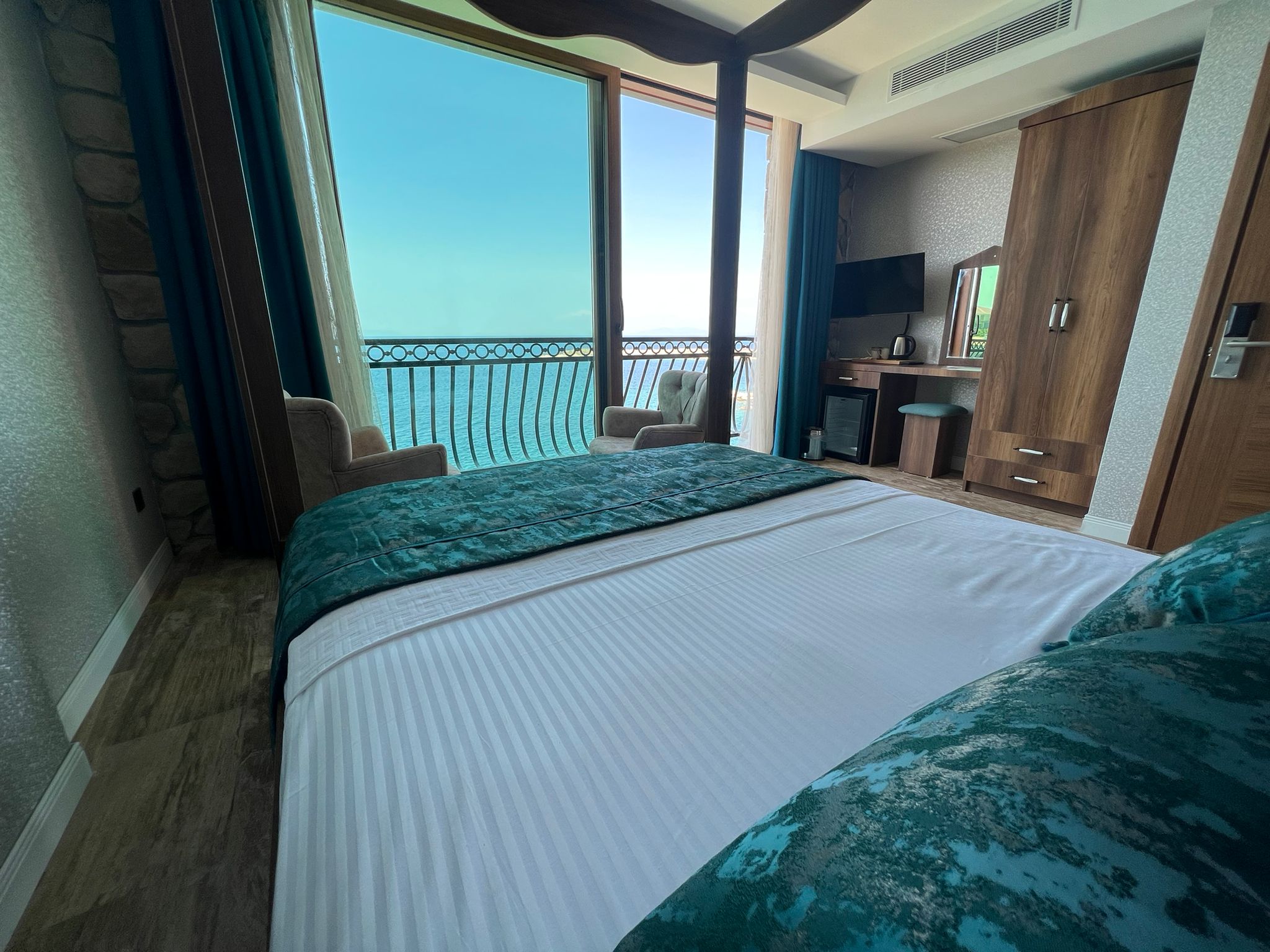 FULL SEA VIEW ROOM 